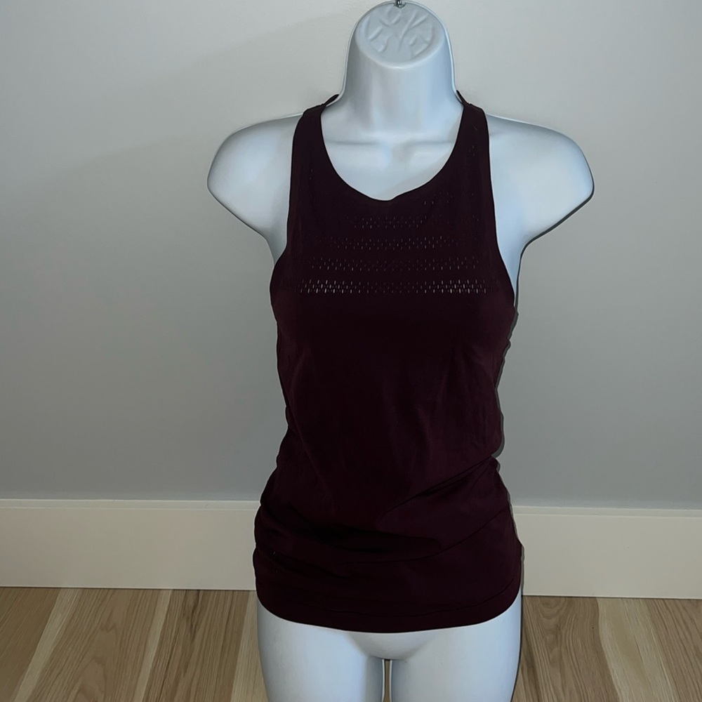 Lululemon Women tank top